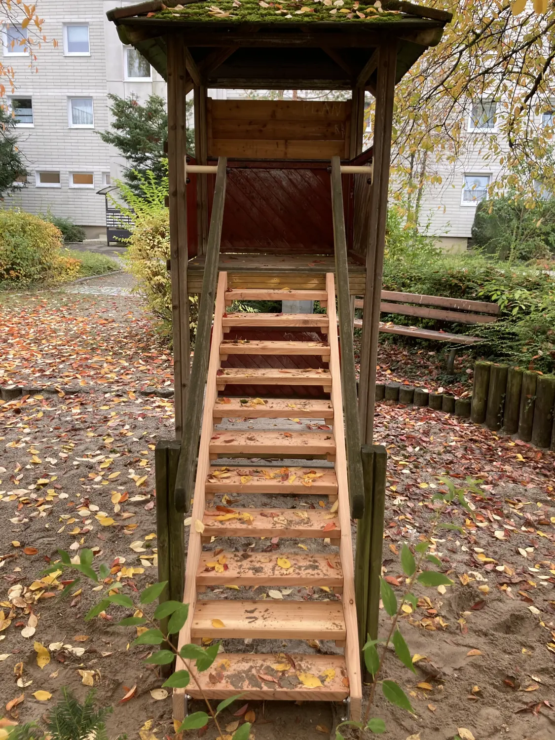 Bambino Spielplatzgeräte - Nach: Wartung von Spielplätzen