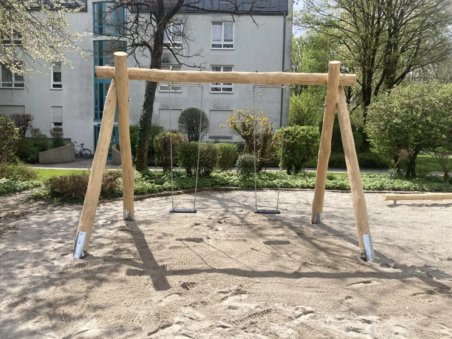 Bambino Spielplatzgeräte - Individuelle Planung und Bau von Spielplätzen