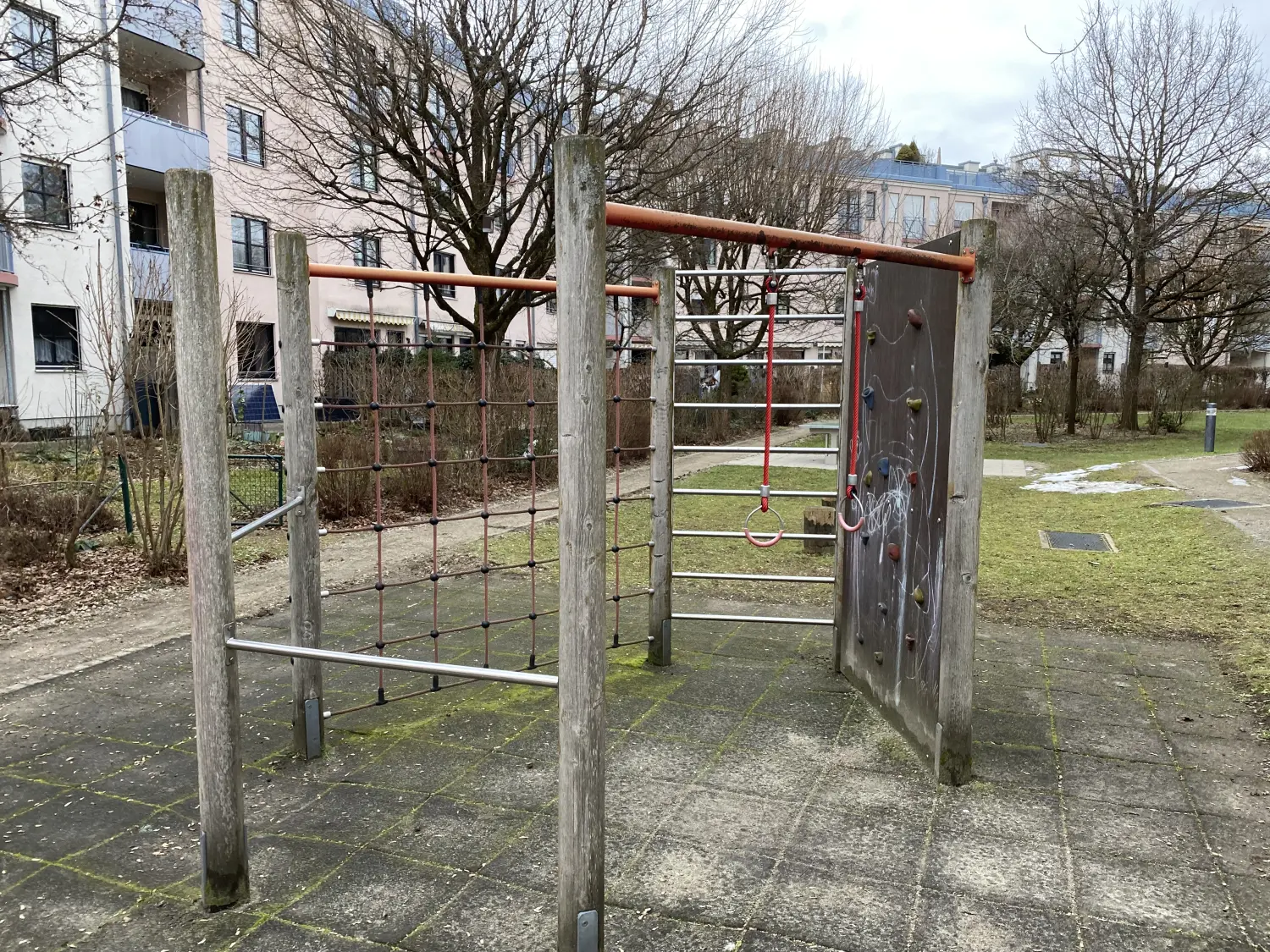 Bambino Spielplatzgeräte - Nach: Wartung von Spielplätzen